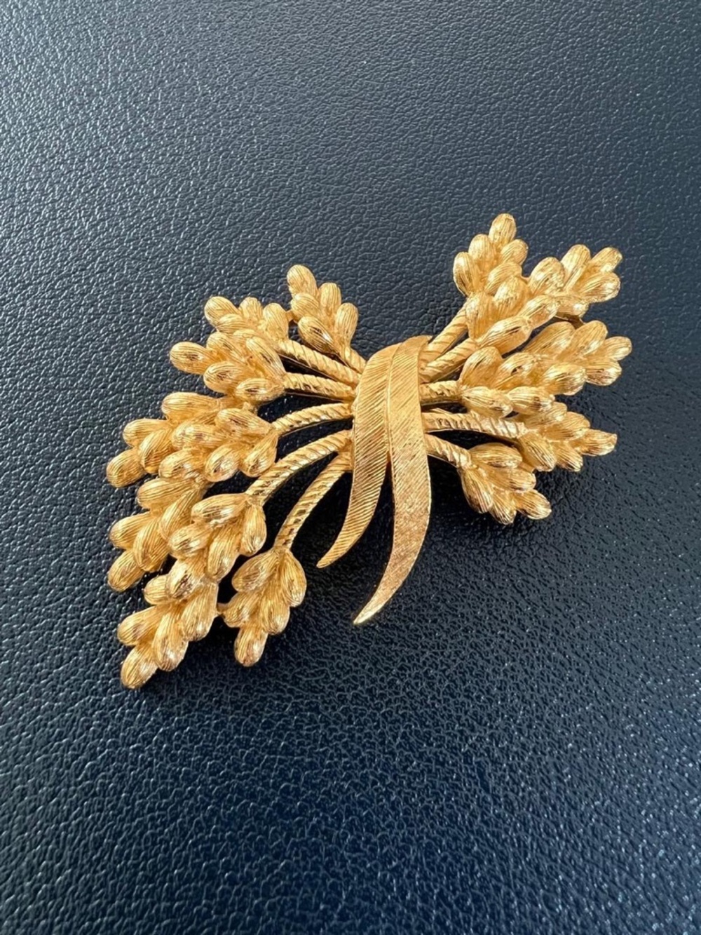 Vintage Signed Crown Trifari Sheaf of Wheat Gold Tone Brooch Pin
